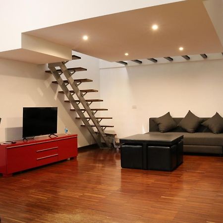 Appartamento Cozy & Large Loft Famagosta Milano Esterno foto