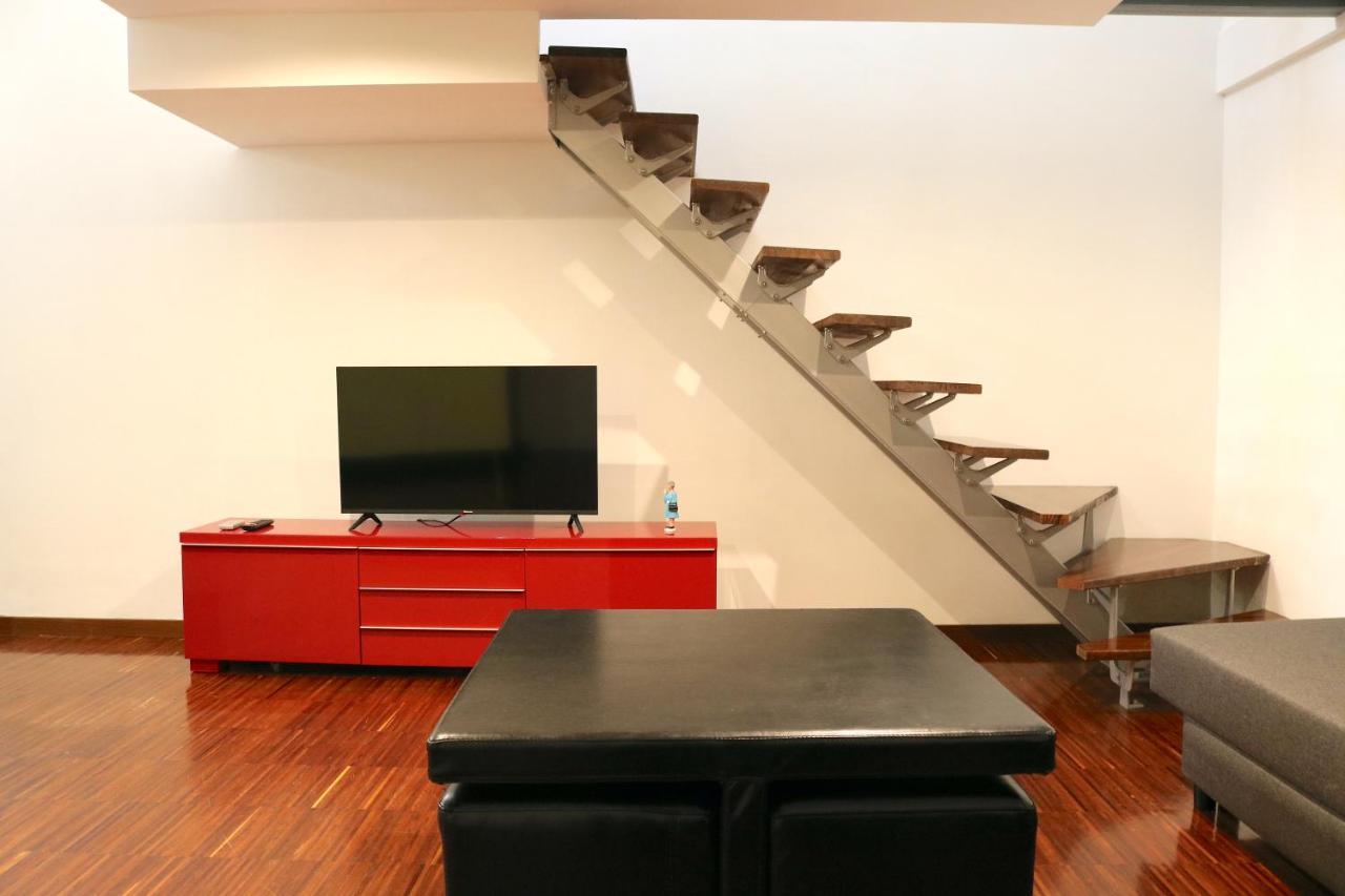Appartamento Cozy & Large Loft Famagosta Milano Esterno foto