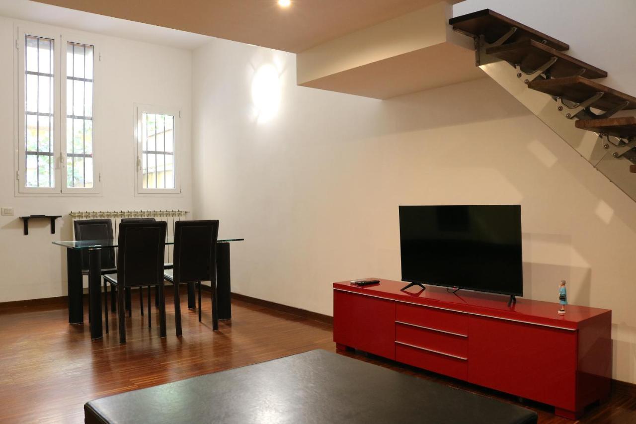 Appartamento Cozy & Large Loft Famagosta Milano Esterno foto