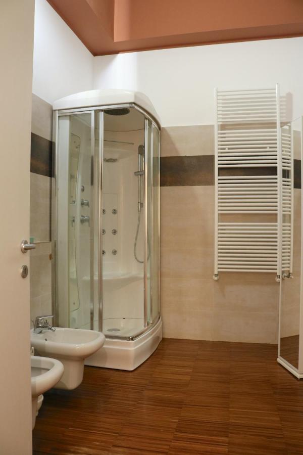 Appartamento Cozy & Large Loft Famagosta Milano Esterno foto