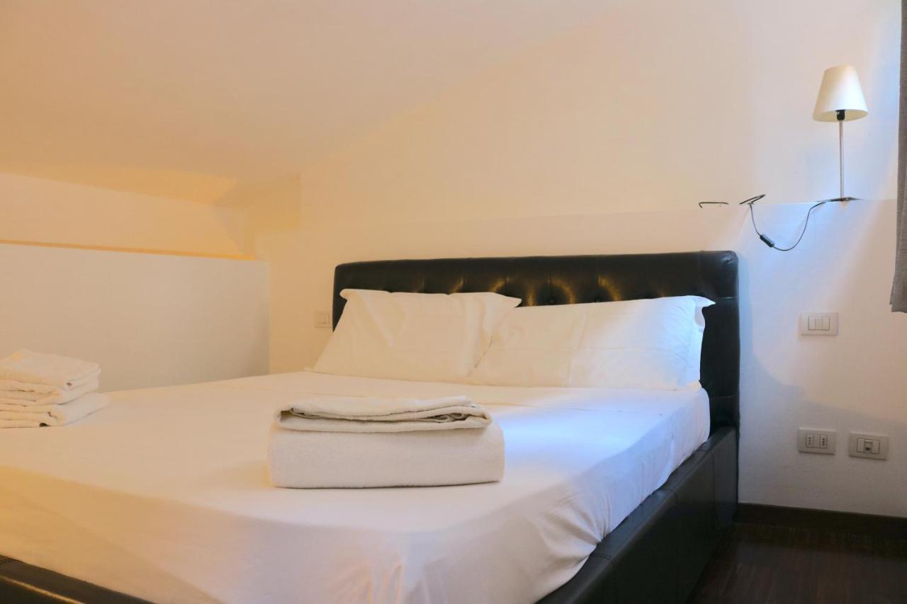 Appartamento Cozy & Large Loft Famagosta Milano Esterno foto